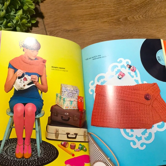 Scarves and Cowls Knit Book - Picture 4 of 8